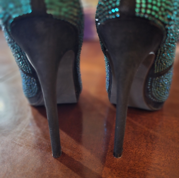 Kate Preston Blue Ombre Jeweled heels - Picture 2 of 3